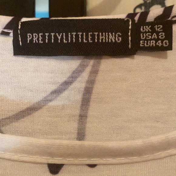 Pretty Little Thing White Slinky Abstract Face Print Bodysuit - Picture 13 of 16